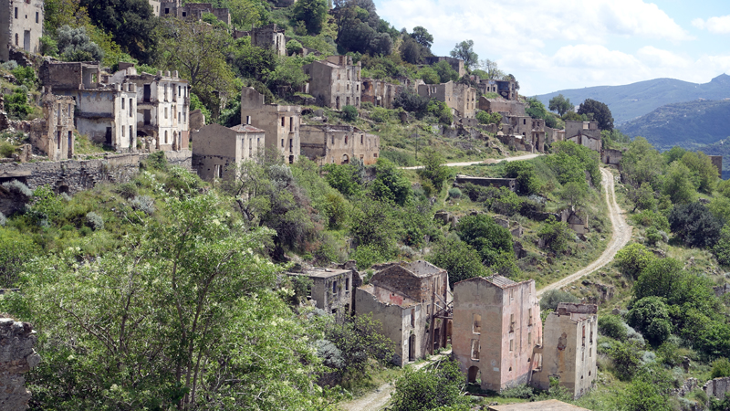 2016-04-24_135251 sardinien-2016.jpg - Gairo Vecchio - seit dem Unwetter 1951 verlassen